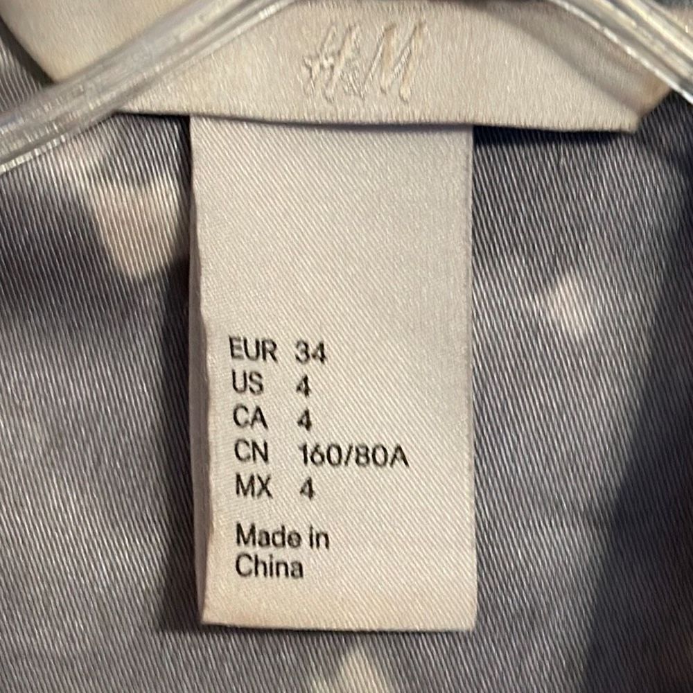 H & M  - Picture 4 of 4